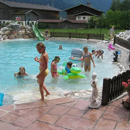 アパートホテル Dachsteinblick フラッハウ