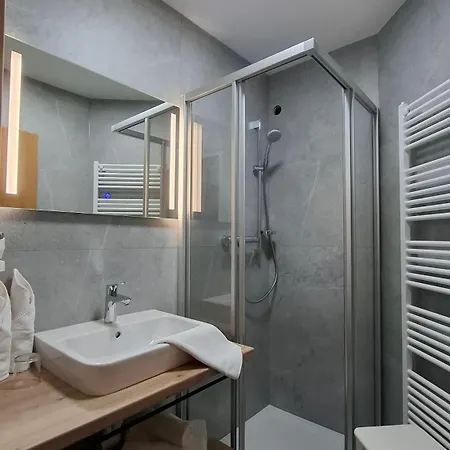 アパートホテル Dachsteinblick 4*